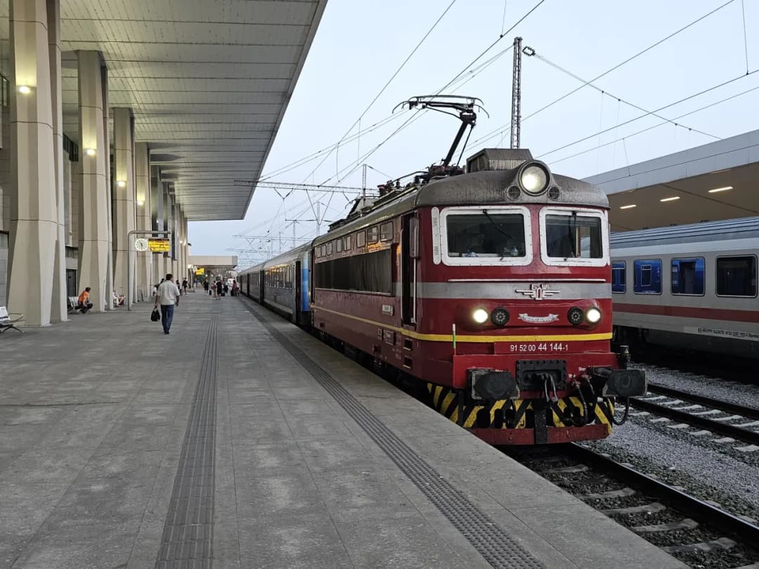 Jak dojechać do Bułgarii pociągiem - trasy, bilety i przewoźnicy w 2025