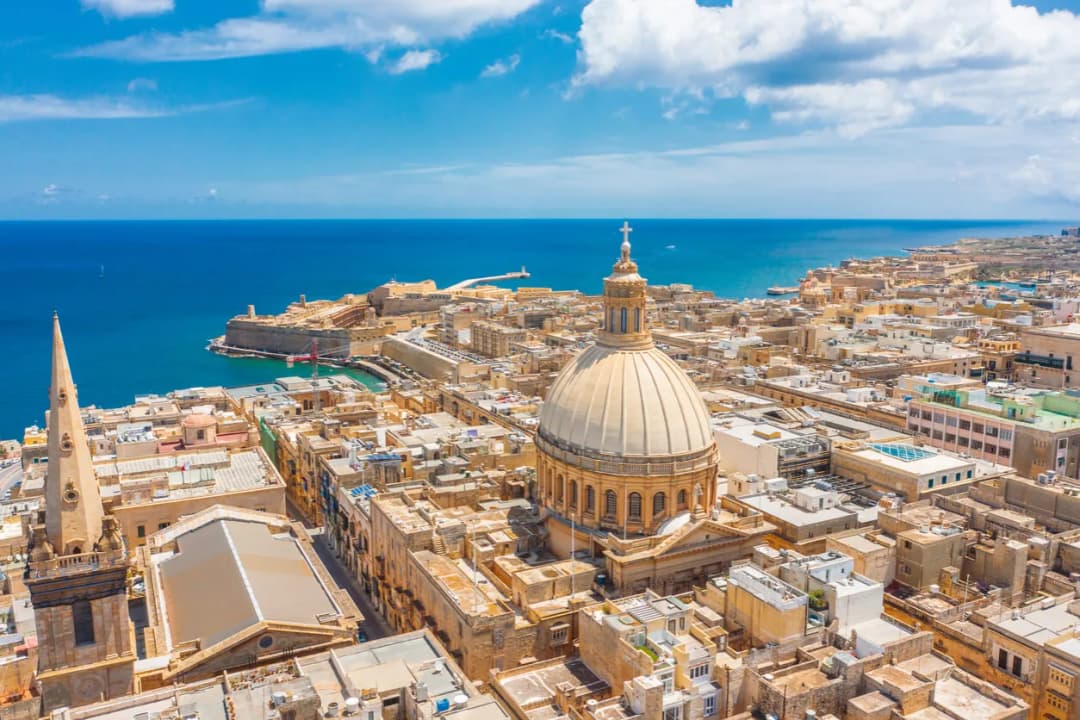 Malta kiedy jechać: najlepszy czas na wakacje bez tłumów
