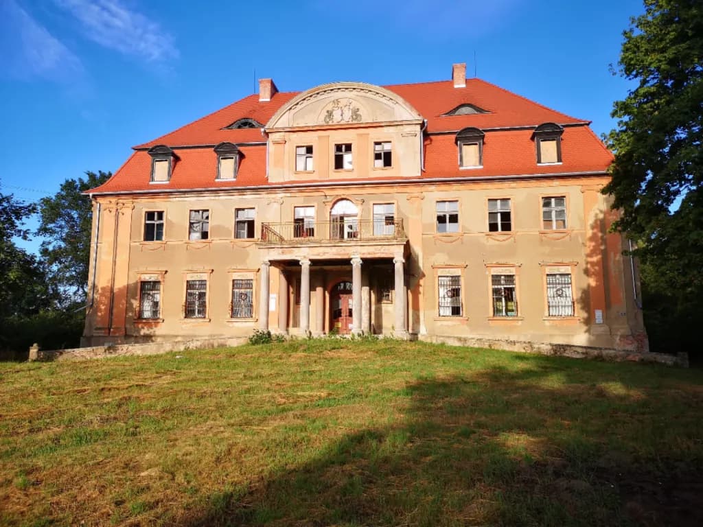 Pałac w Przyborowie: Fascynująca historia i architektura czekają